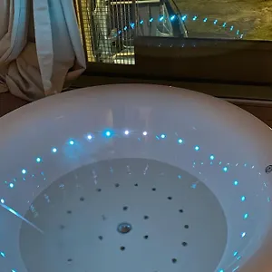 https://vista-mar.lecce-hotels.com